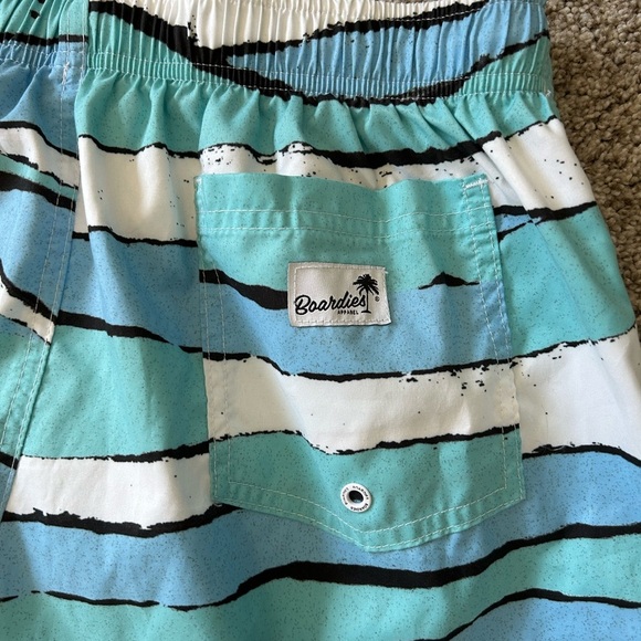 NWOT Boardies swim trunks. Abstract striped. Pockets. Mesh lining. Drawstring. M - Picture 2 of 9